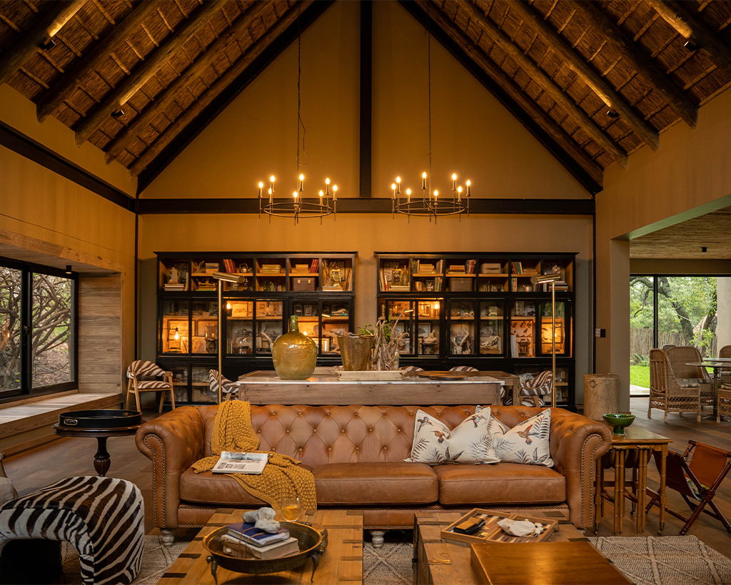 Waldman_Studios_Lodge_Art_Thornybush_1